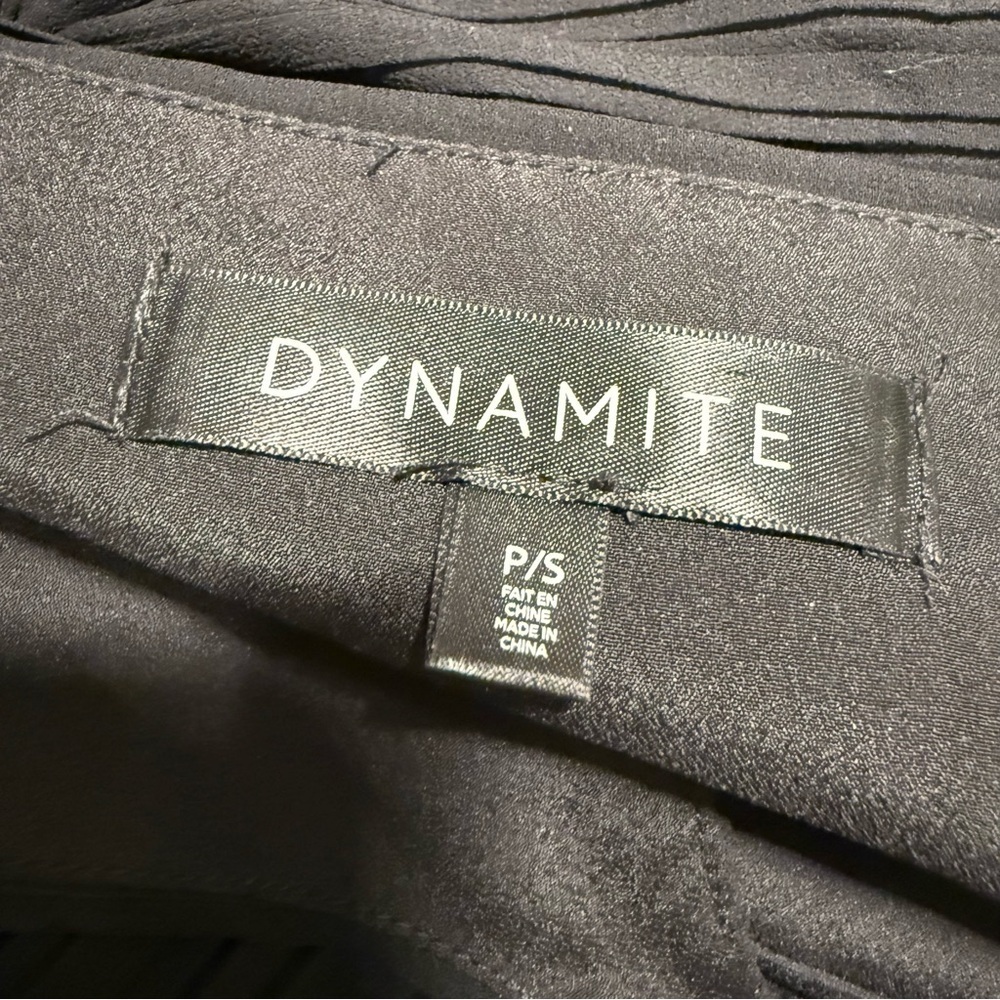 Dynamite | women's small v-neck pleated flowy Black Mini Dress twist front - Picture 5 of 6